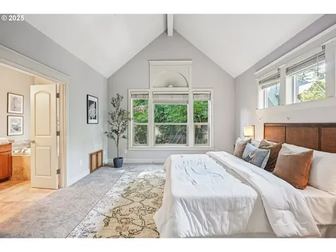 8112 SW 61st Avenue Portland OR 97219
