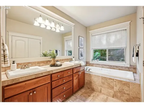 8112 SW 61st Avenue Portland OR 97219