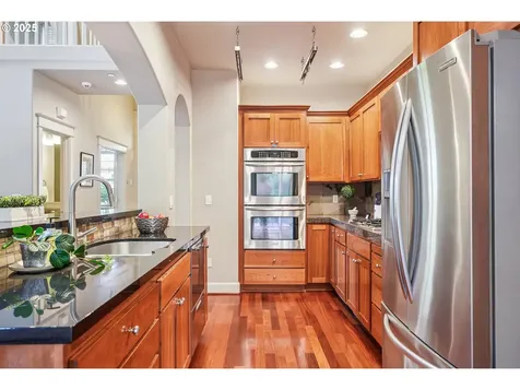 8112 SW 61st Avenue Portland OR 97219