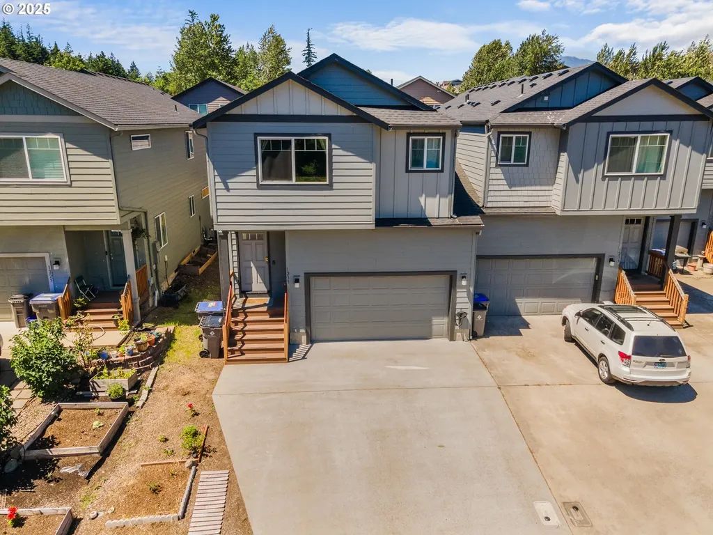 1233 SE Windsong Drive Cascade Locks OR 97014