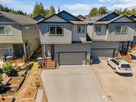 1233 SE Windsong Drive Cascade Locks OR 97014