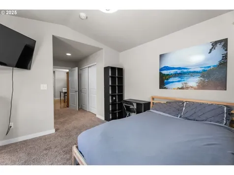 1233 SE Windsong Drive Cascade Locks OR 97014