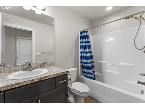 1233 SE Windsong Drive Cascade Locks OR 97014