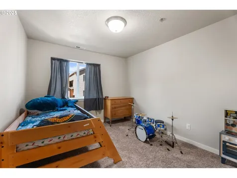 1233 SE Windsong Drive Cascade Locks OR 97014