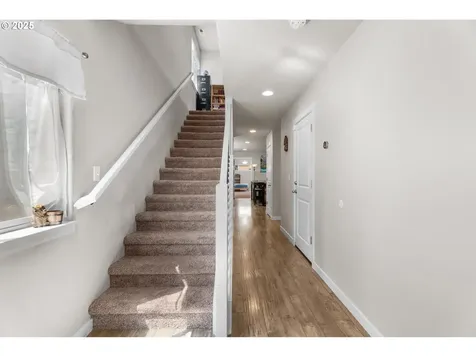 1233 SE Windsong Drive Cascade Locks OR 97014