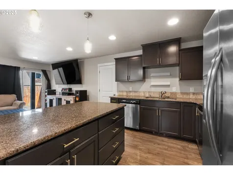 1233 SE Windsong Drive Cascade Locks OR 97014
