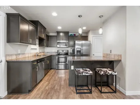 1233 SE Windsong Drive Cascade Locks OR 97014