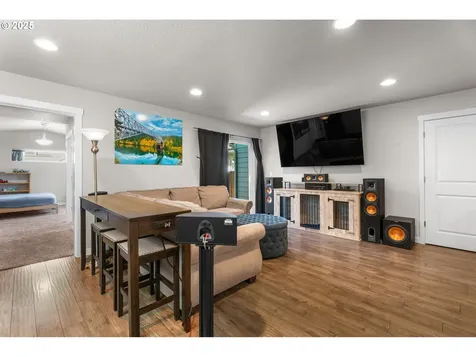 1233 SE Windsong Drive Cascade Locks OR 97014