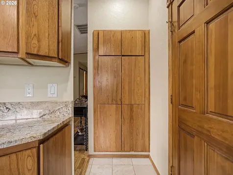 1618 SW 3rd Drive Gresham OR 97080