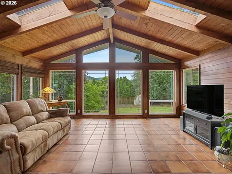 1618 SW 3rd Drive Gresham OR 97080