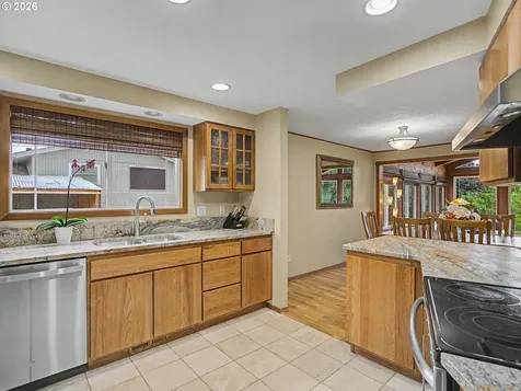 1618 SW 3rd Drive Gresham OR 97080
