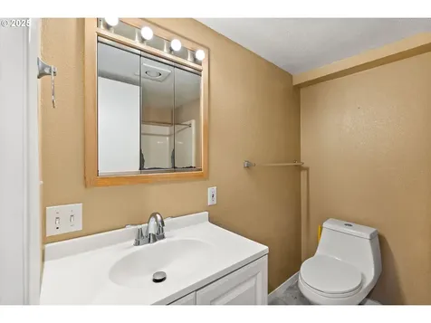 27403 6th Street Junction City OR 97448