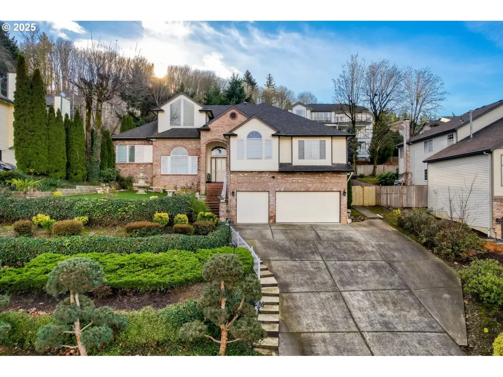 9818 SE Clatsop Street Portland OR 97266