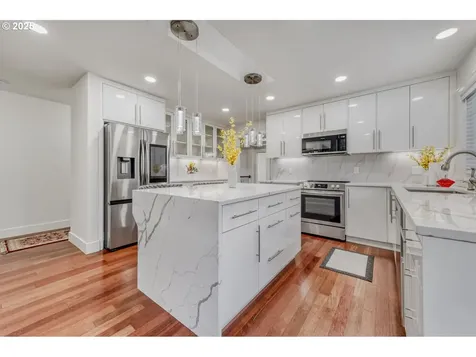 9818 SE Clatsop Street Portland OR 97266