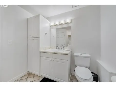 9818 SE Clatsop Street Portland OR 97266