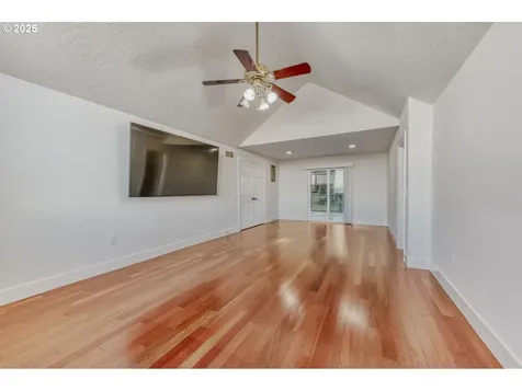 9818 SE Clatsop Street Portland OR 97266