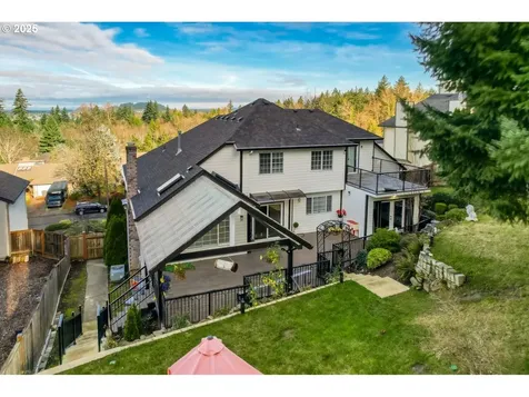 9818 SE Clatsop Street Portland OR 97266
