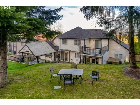 9818 SE Clatsop Street Portland OR 97266