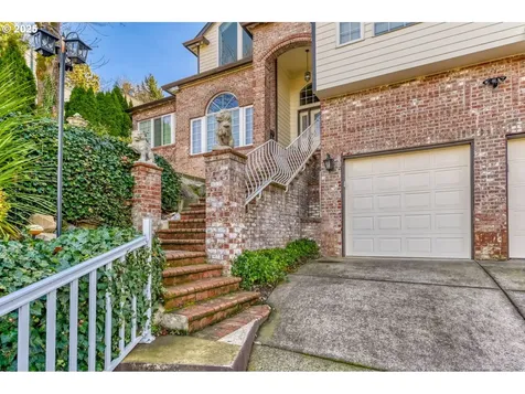 9818 SE Clatsop Street Portland OR 97266