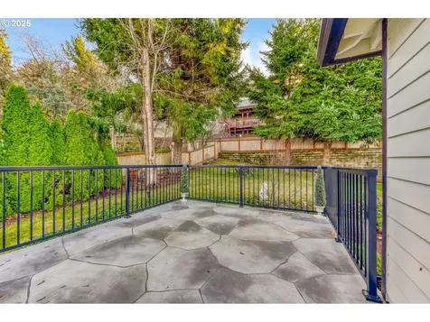 9818 SE Clatsop Street Portland OR 97266