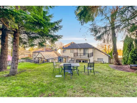 9818 SE Clatsop Street Portland OR 97266