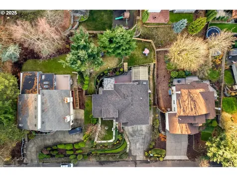 9818 SE Clatsop Street Portland OR 97266