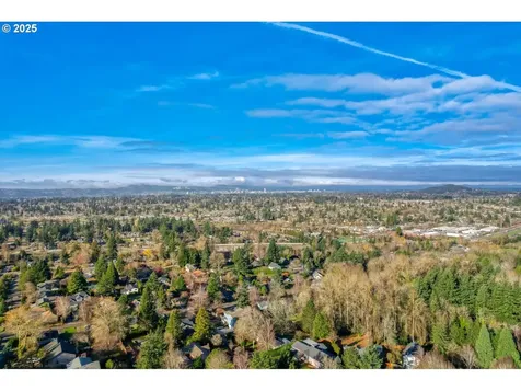 9818 SE Clatsop Street Portland OR 97266