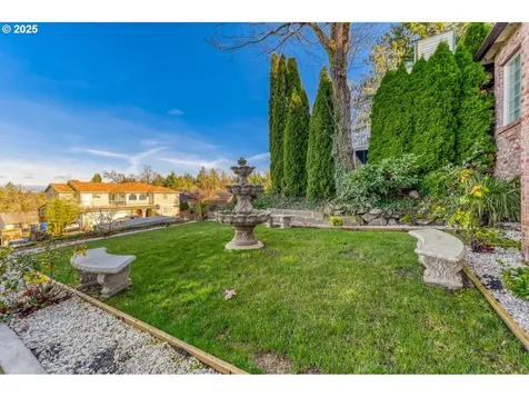 9818 SE Clatsop Street Portland OR 97266