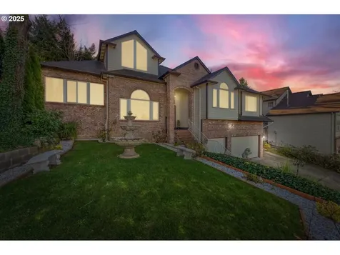 9818 SE Clatsop Street Portland OR 97266