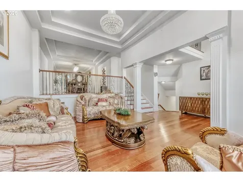 9818 SE Clatsop Street Portland OR 97266
