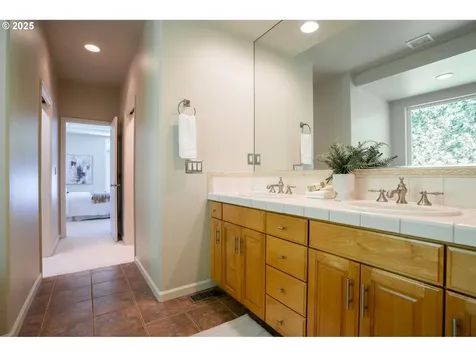 9614 NW Durrett Street Portland OR 97229