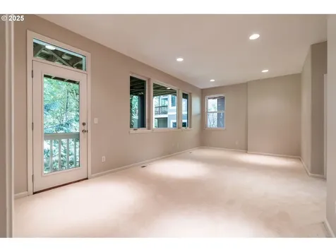 9614 NW Durrett Street Portland OR 97229