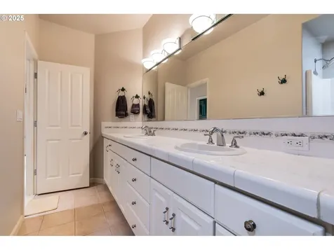 9614 NW Durrett Street Portland OR 97229