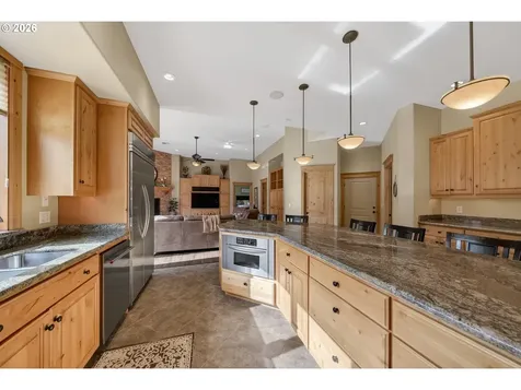 130 Stengar Lane Roseburg OR 97471