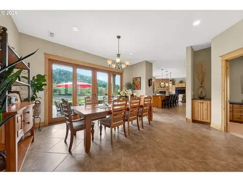 130 Stengar Lane Roseburg OR 97471