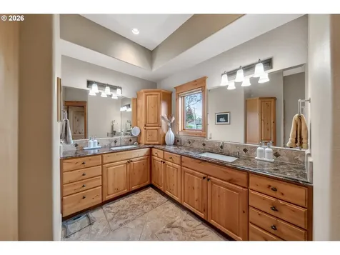 130 Stengar Lane Roseburg OR 97471