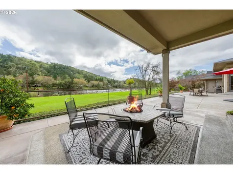 130 Stengar Lane Roseburg OR 97471