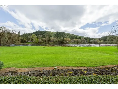 130 Stengar Lane Roseburg OR 97471