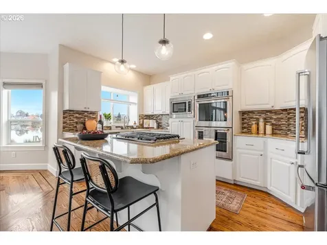 21157 NE Shore Drive Fairview OR 97024