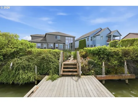 21157 NE Shore Drive Fairview OR 97024