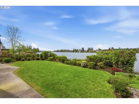 21157 NE Shore Drive Fairview OR 97024