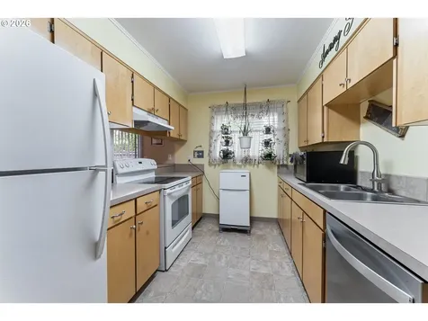 11341 SW Springwood Drive Portland OR 97223