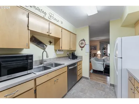 11341 SW Springwood Drive Portland OR 97223