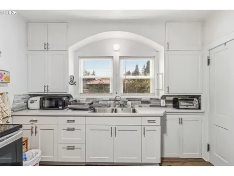 3315 W 18th Avenue Eugene OR 97402