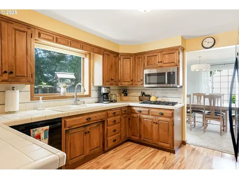4588 Ward Drive NE Salem OR 97305