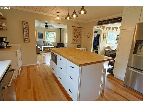 58894 Old Railroad Grade Road Coquille OR 97423