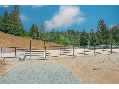 58894 Old Railroad Grade Road Coquille OR 97423