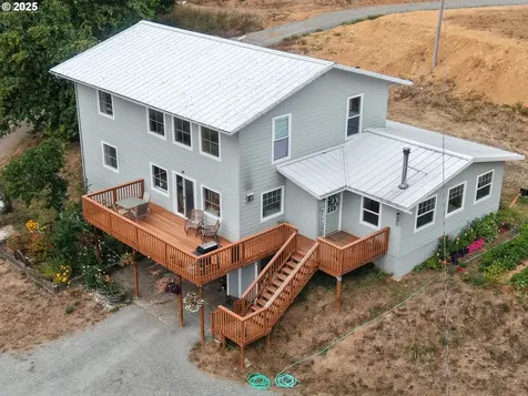 58894 Old Railroad Grade Road Coquille OR 97423