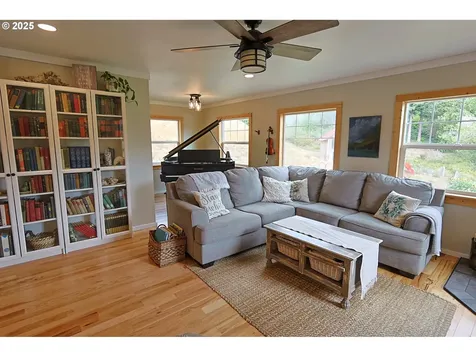58894 Old Railroad Grade Road Coquille OR 97423