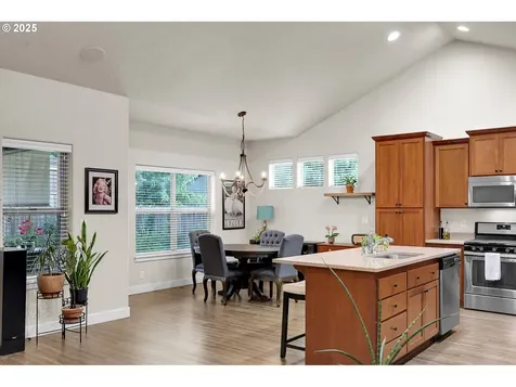 912 Howard Avenue Eugene OR 97404